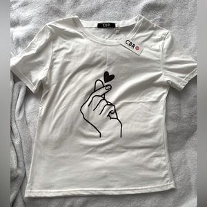 NWT Finger Heart Tee